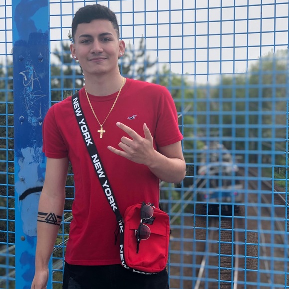 Meet your Posher, Giancarlo - Picture 1 of 1